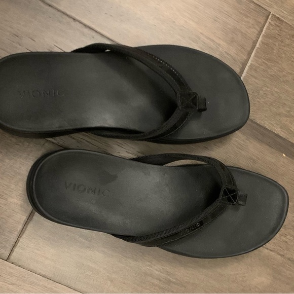 Vionic Women's Classic Black Sandals - Picture 1 of 2